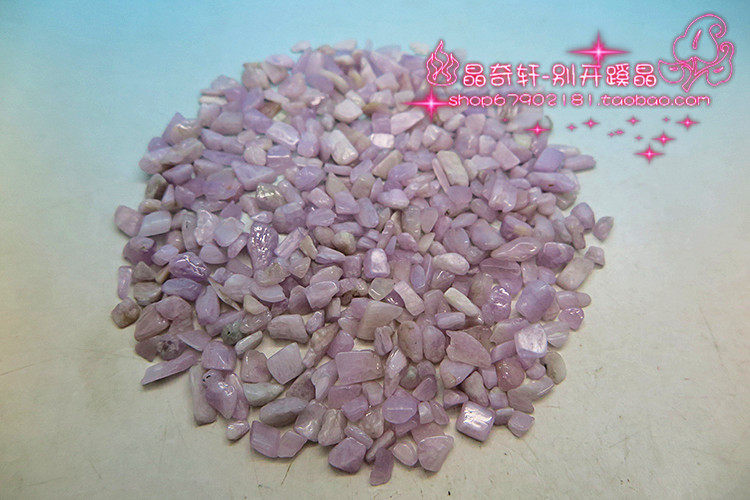 JINGQIXUAN 천연 특별 판매 KUNZITE 자갈 장식품 수조 DEGAUSSED 분쇄 크리스탈 화분 원래 돌