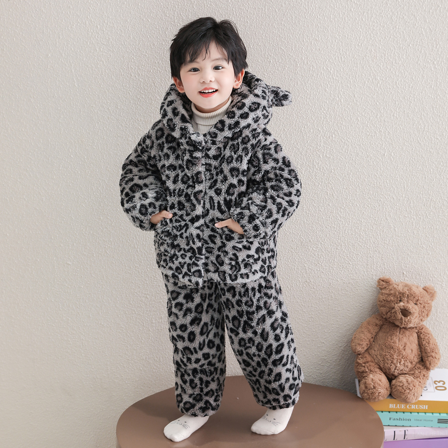 男女童豹纹珊瑚绒家居服套装加绒