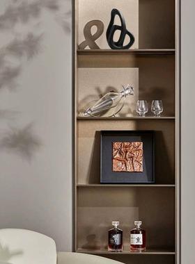 现代轻奢侘寂风样板房电视柜书柜酒柜挂画酒具道具酒组合装饰摆件