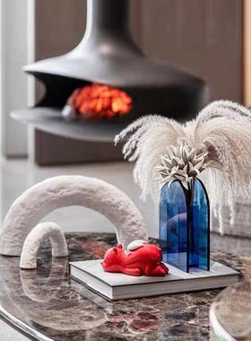 现代客厅茶几售楼处酒店洽谈桌装饰花艺书籍卡通抽象摆件组合装饰