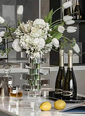 现代轻奢简约样板房餐桌吧台厨房飘窗客厅高档装饰花酒具托盘组合