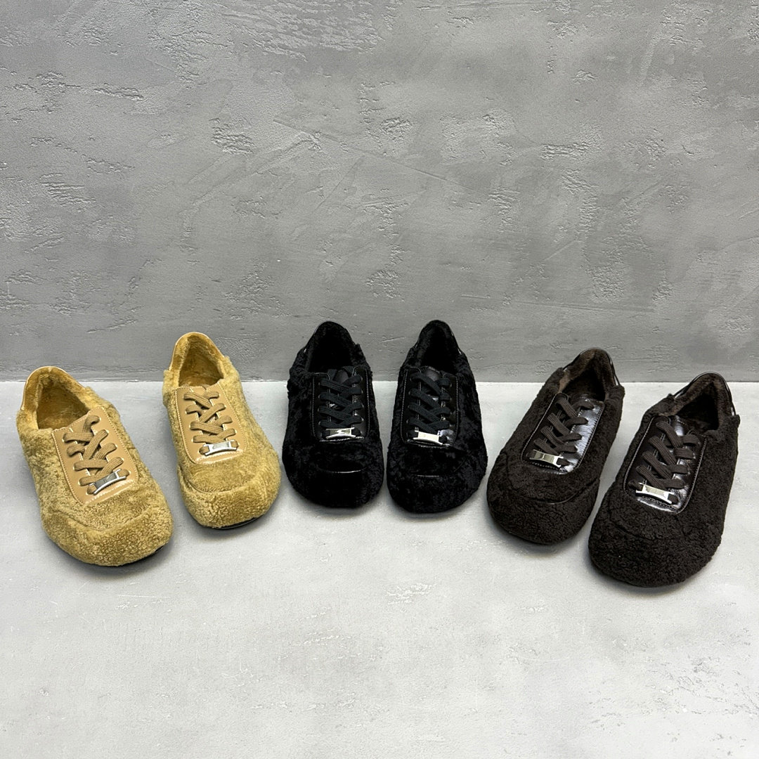 乐魔冬季羊毛厚底绒面百搭女休闲