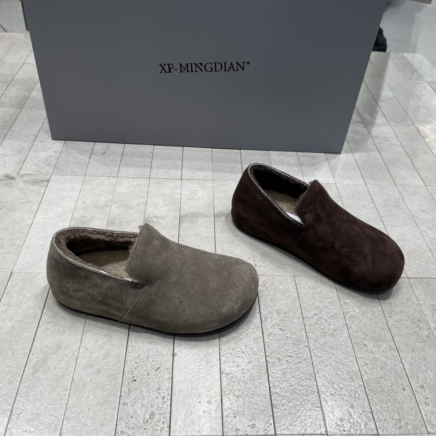 牛反绒保暖平底圆头一脚蹬棉鞋