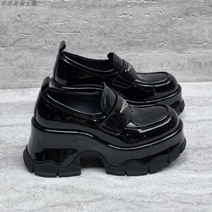 欧洲站女鞋2025秋季新款欧货真皮漆皮一脚蹬厚底增高乐福鞋皮鞋女