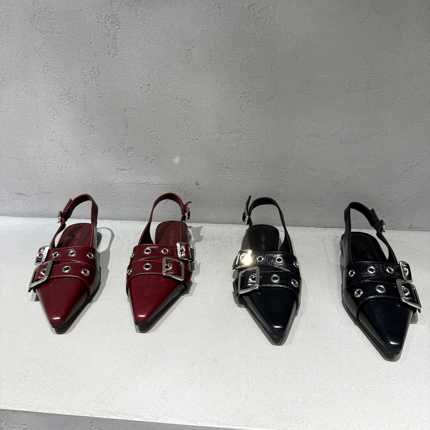 欧洲站真皮女鞋2026春新款真皮尖头平底凉鞋一字扣带百搭显瘦单鞋