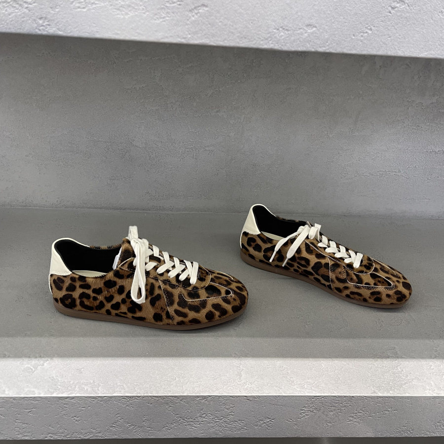 欧洲站女鞋2026春季新款欧货马毛系带平底豹纹德训鞋百搭休闲单鞋,女鞋,德训鞋,淘宝优惠券,粉丝福利购,淘宝优惠卷