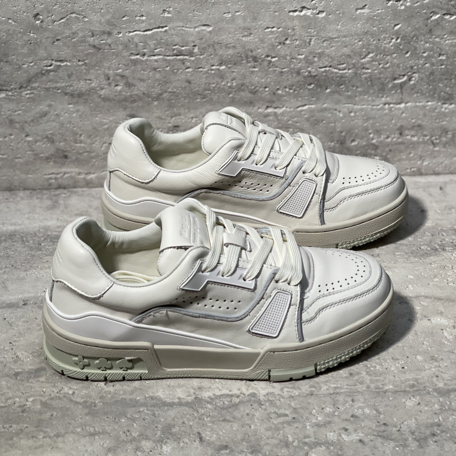 欧洲站女鞋2026春季新款真皮系带上线圆头平底休闲板鞋小白鞋女款