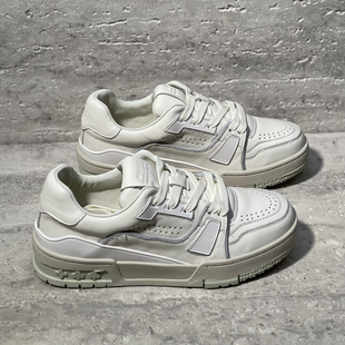 欧洲站女鞋2026春季新款真皮系带上线圆头平底休闲板鞋小白鞋女款