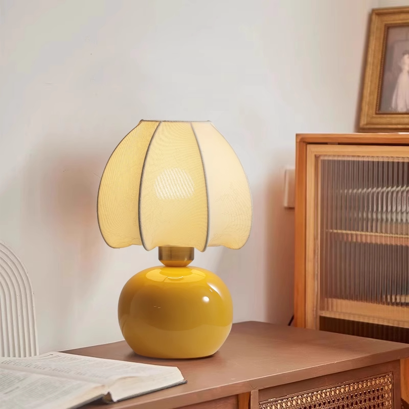 床头装饰法式奶油风可爱温馨粟子设计师复古日式简约卧室氛围台灯