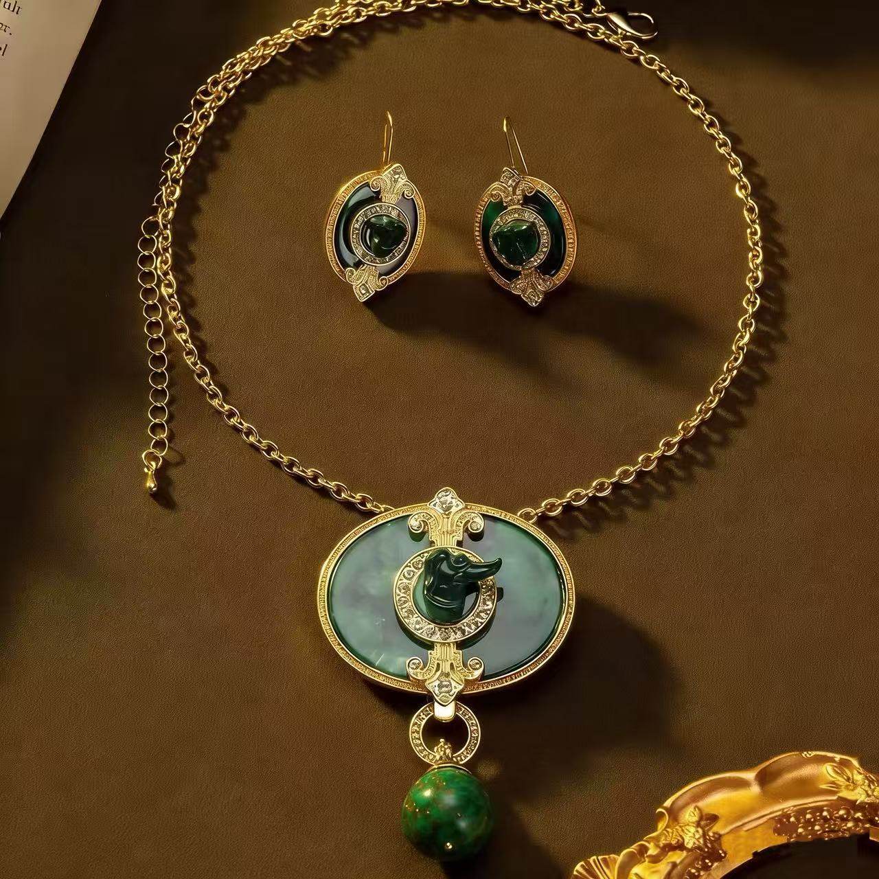 中古款祖母绿浮雕宫廷风项链新中式耳饰项链胸针不退不换白嫖自重