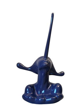 现代简约长鼻子抽象人物样板房客厅玄关电视柜摆件个性艺术装饰品