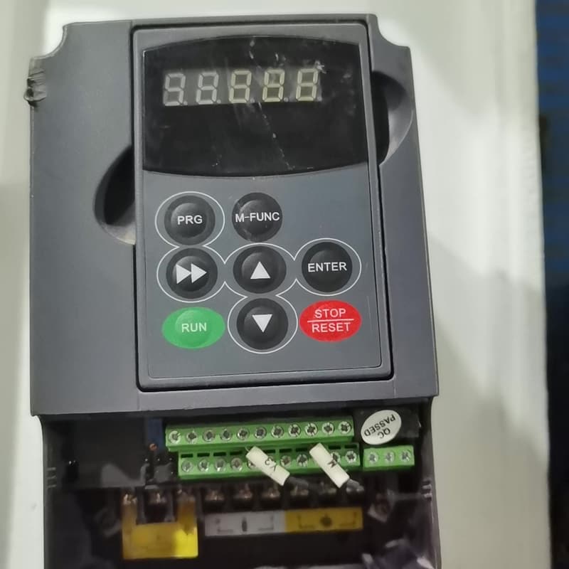 易驱变频器M200-4T001电气模块