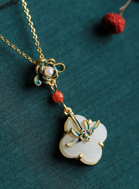 原创四叶草设计感项链古法金镶和田玉国潮锁骨项链水晶玉石吊坠女