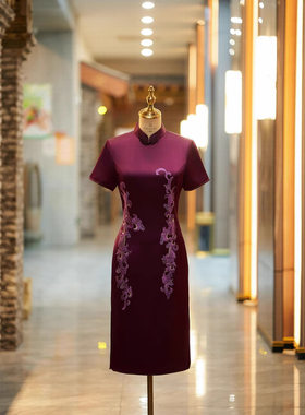 逸红颜结婚喜服妈妈装一珂锦绣2026新款崔万志官方旗舰店女装旗袍