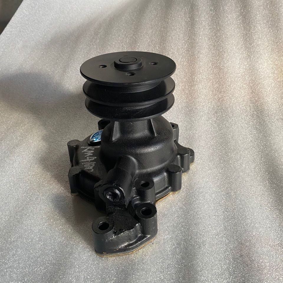 悍沃拖拉机504/554配件山东华源莱动KM4100发动机柴油机循环水泵