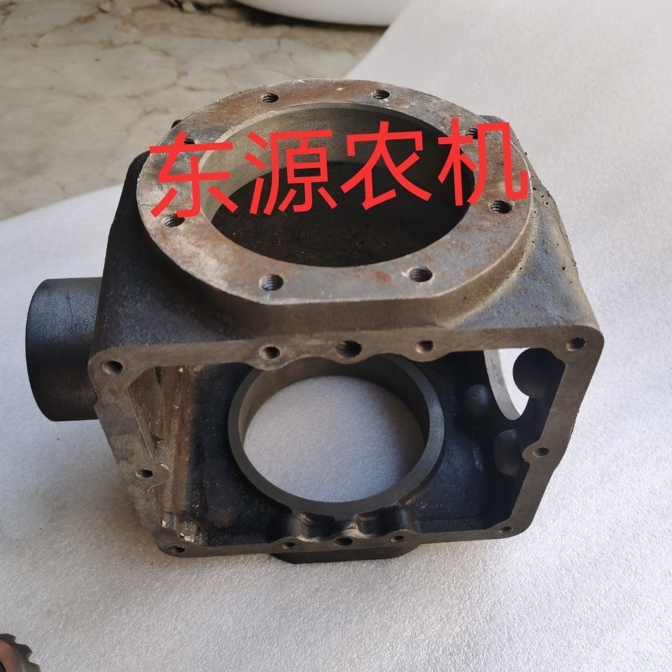 约翰迪尔拖拉机配件304/324/404/454/484前桥箱体 前箱图片