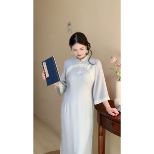 清澜【自制款】早秋新品浅蓝色小清新素雅刺绣大码胖mm改良版旗袍