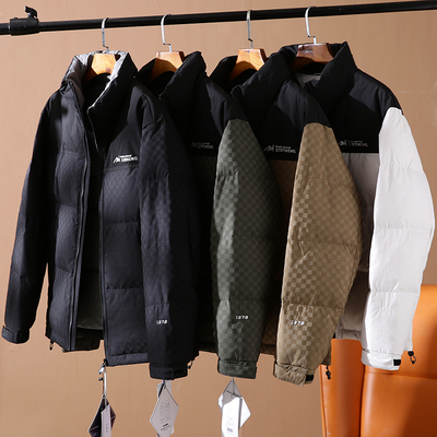 立领拼接格纹短款羽绒服