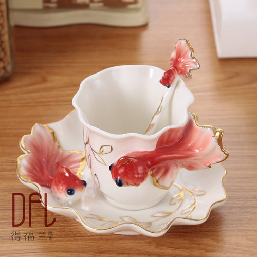手作珐琅彩金鱼陶瓷咖啡杯