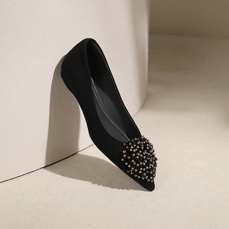 AMEINOR法式水钻花朵精致平底鞋2026新款尖头配裙子真皮浅口单鞋