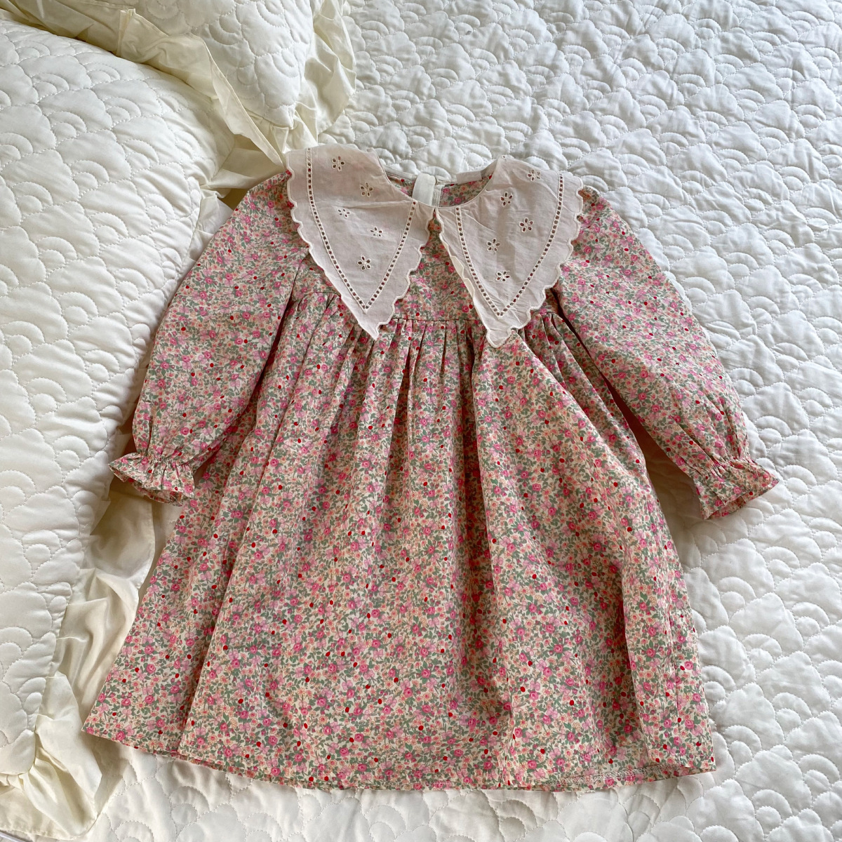 无补~甜美樱桃镂空裙春季新款女宝小童洋气宽松韩版娃娃领连衣裙