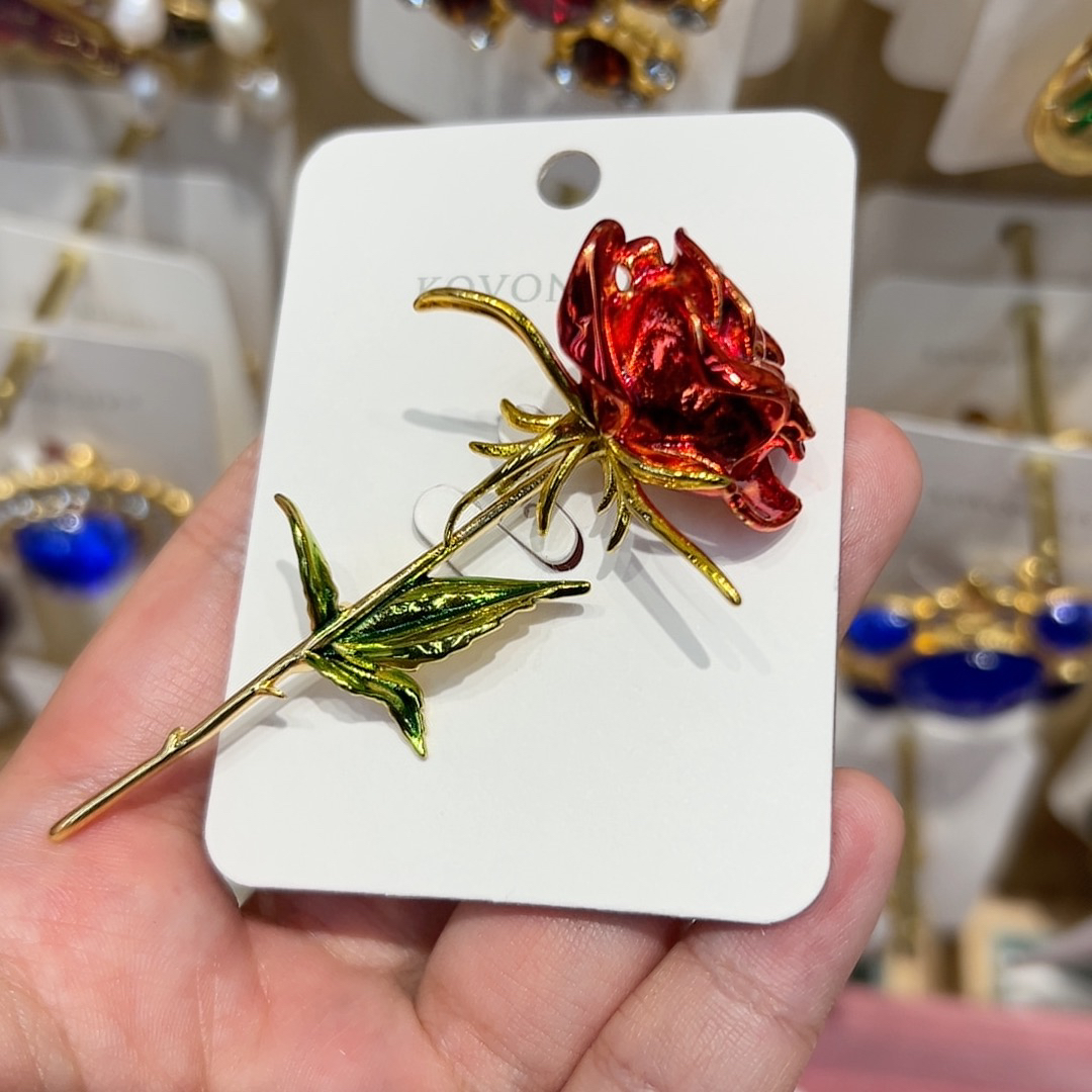 新款玫瑰花胸针女士滴油胸花欧美时尚金属防走光别针丝巾扣合金