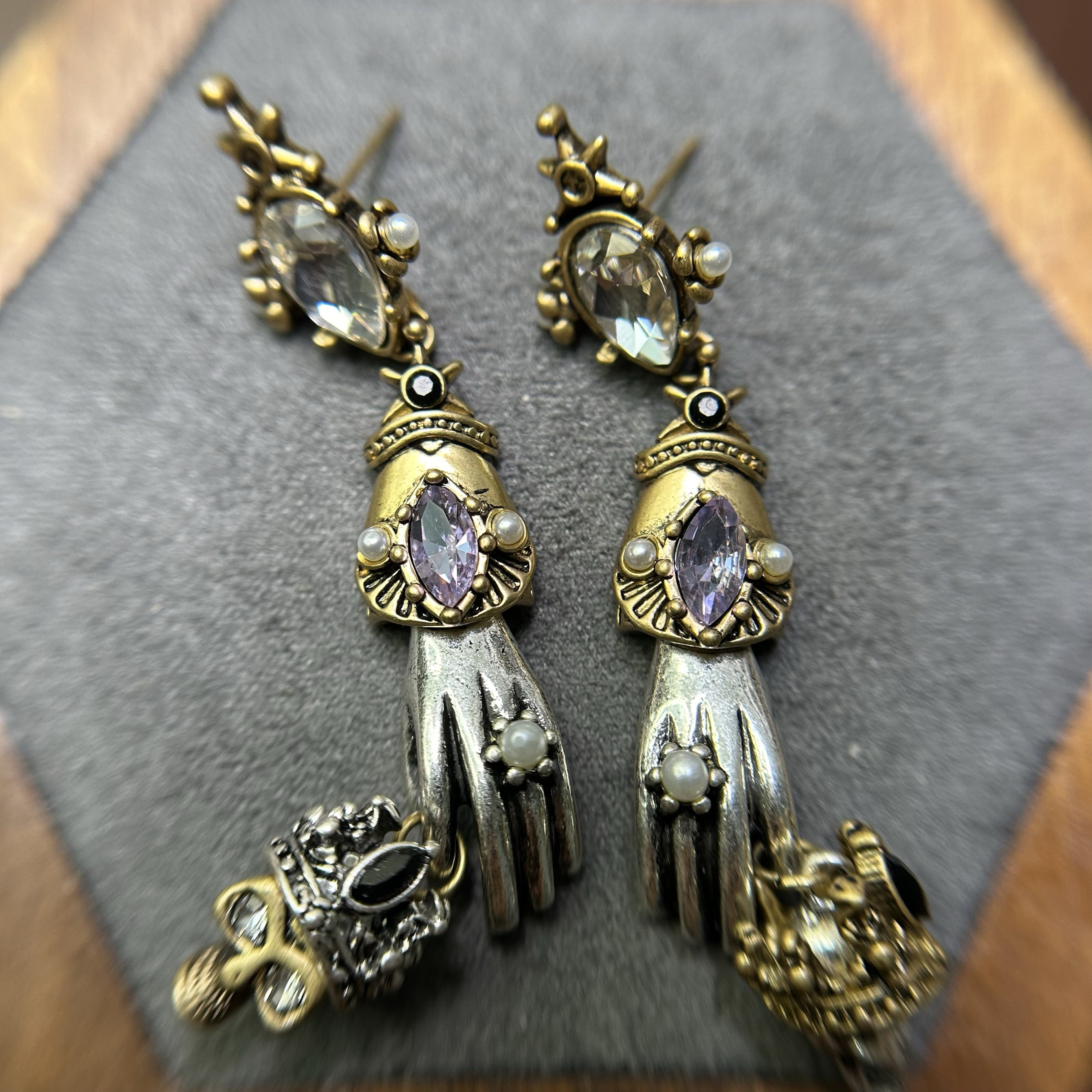 骷髅头耳环复古Vintage中古宫廷风鬼手系列哥特皇冠不规则耳环