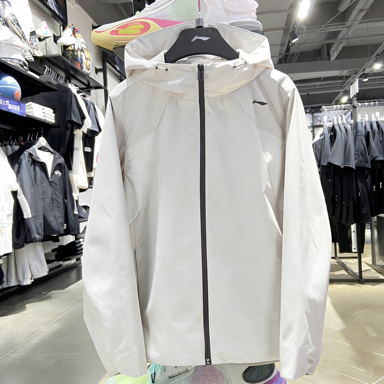 李宁运动风衣女子2026新品健身防泼水连帽防风服梭织外套AFDW102