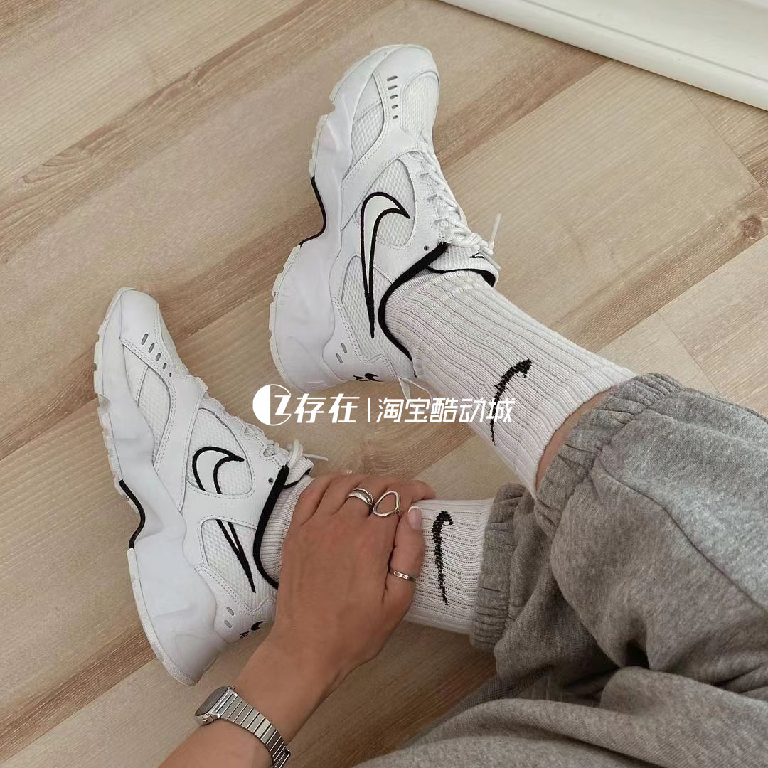 Nike/耐克复古女子气垫休闲跑鞋