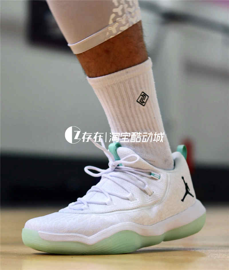 Jordan男子低帮实战篮球鞋