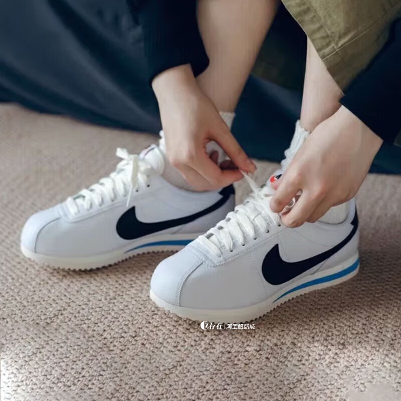 Cortez女子低帮经典复古跑步鞋