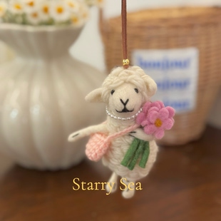尼泊尔手工羊毛毡挂件可爱动物小羊挂件钥匙扣包包挂饰