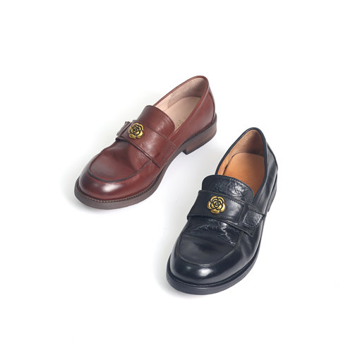 排角粗跟圆头山茶花装饰乐福鞋