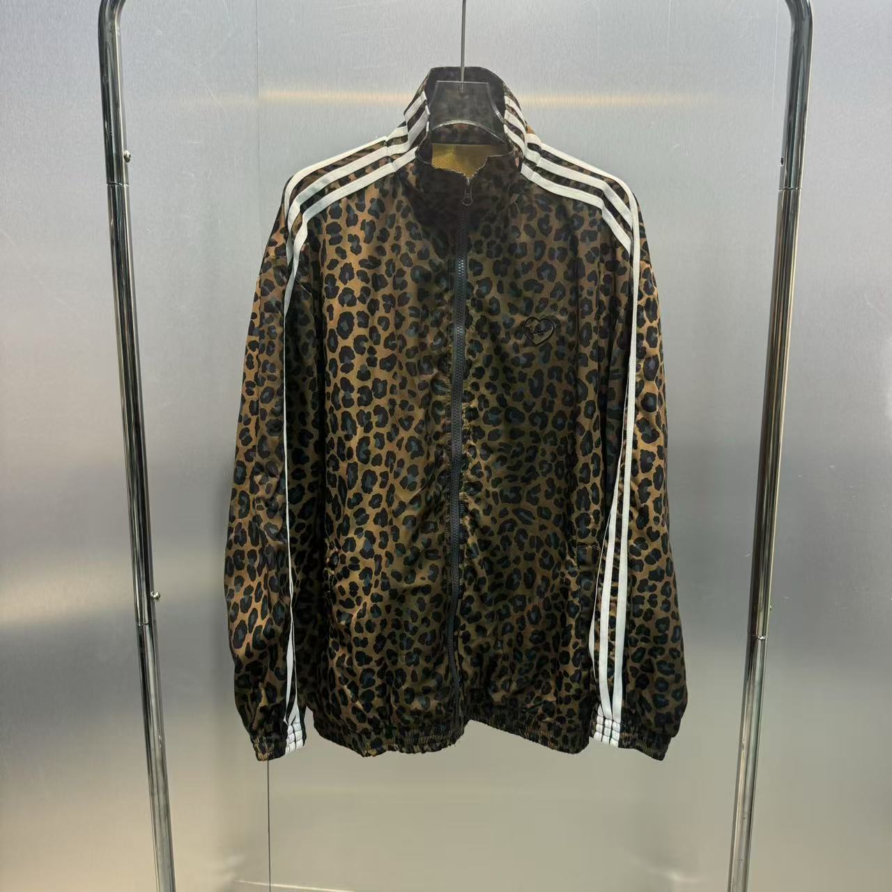 深圳南油2025早秋新款小众设计个性街头风豹纹印花宽松休闲外套潮