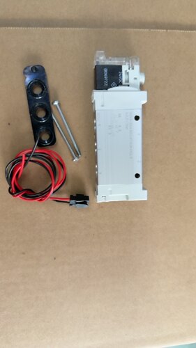 FESTO VUVG-LK14-M52-AT-G18-1H2L-S 电磁阀 原装正品 95新