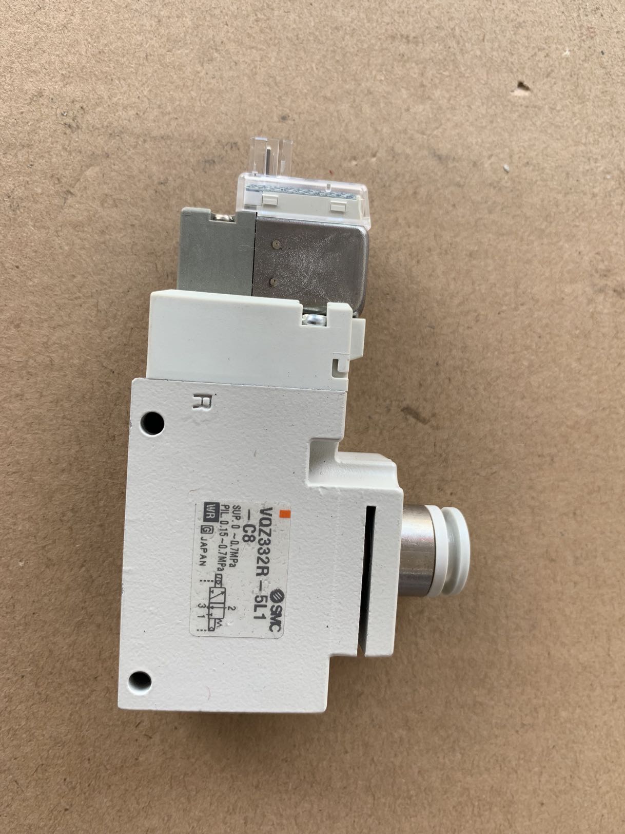 SMC VQZ332R-5L1-C8 先导式 真空电磁阀 全新件