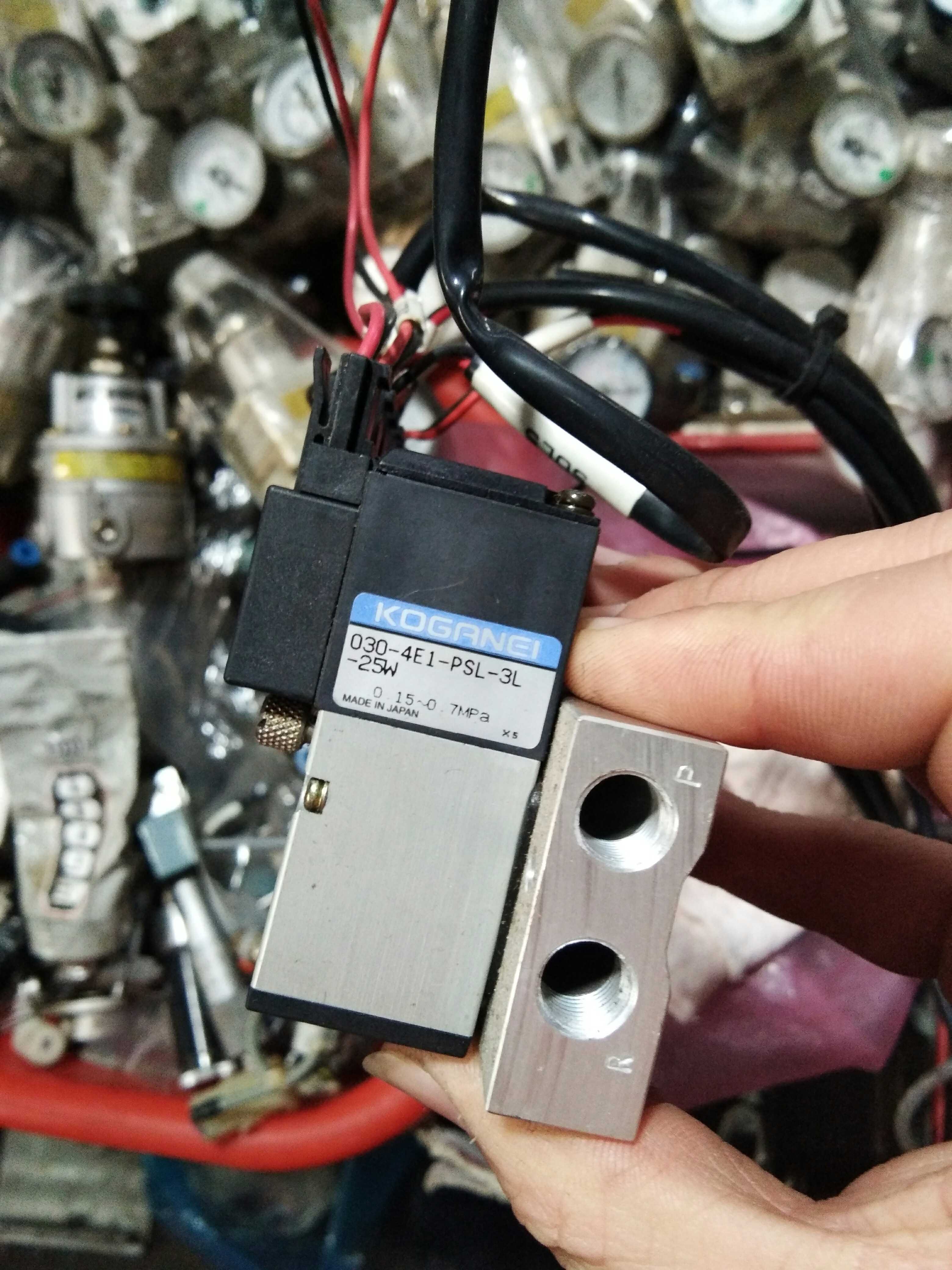 kogrneis 30-4E1-pSL-3L-25W 小金井电磁阀 拆机件性能好