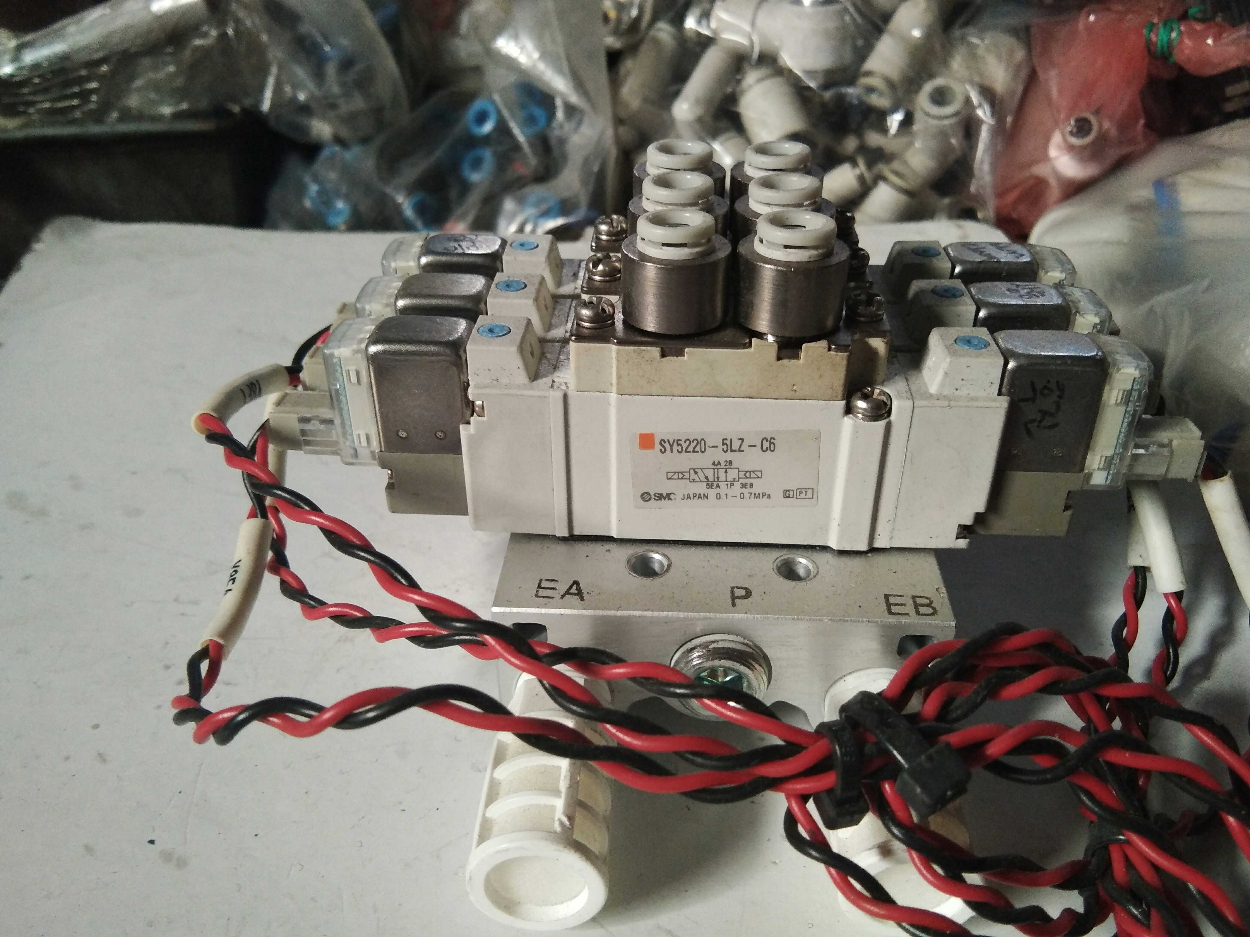 SMC SY5220-5LZ-C6电磁阀 sy5420-5g-01 双头电磁阀  原装拆机件