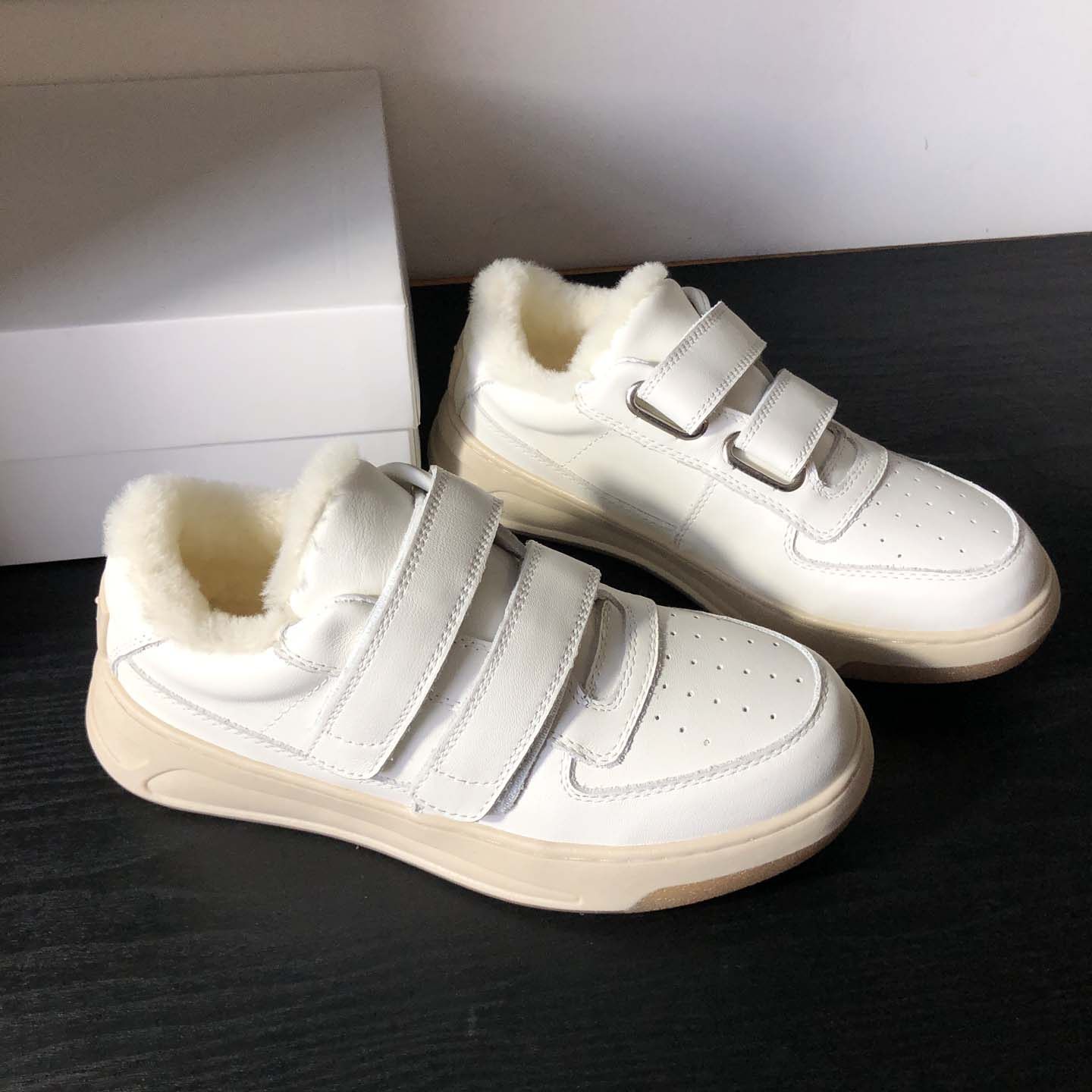 2025新款真皮魔术贴小白鞋女厚底百搭休闲板鞋毛毛内里保暖运动鞋,女鞋,休闲板鞋,淘宝优惠券,粉丝福利购,淘宝优惠卷