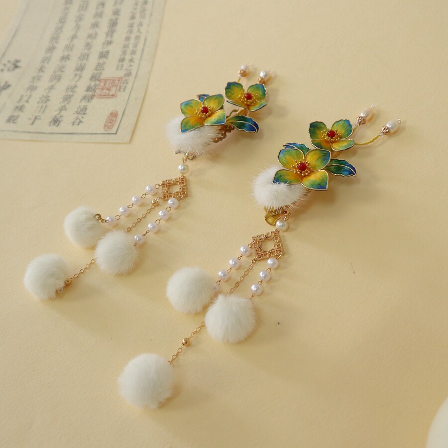 花朵毛球流苏绒花发夹古风图片