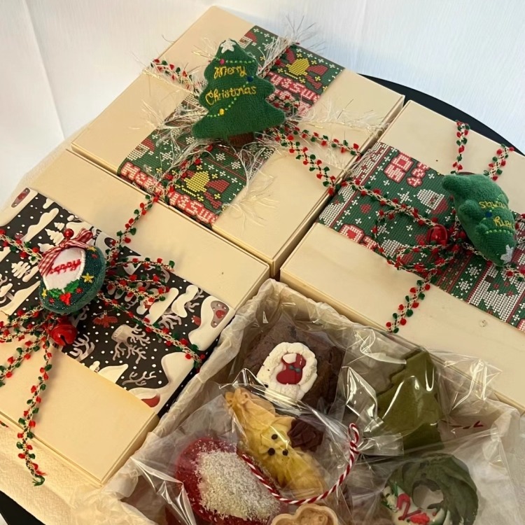 圣诞节糖霜曲奇饼干包装盒玛德琳磅蛋糕太妃糖烘焙苹果伴手礼盒