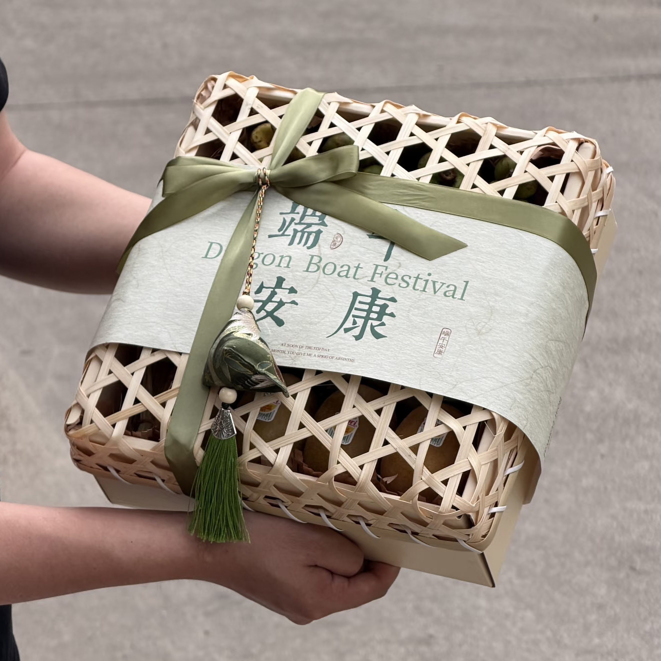 端午节粽子礼盒特产烘焙肉粽咸鸭蛋伴手礼单位酒店商务木盒送礼盒图片