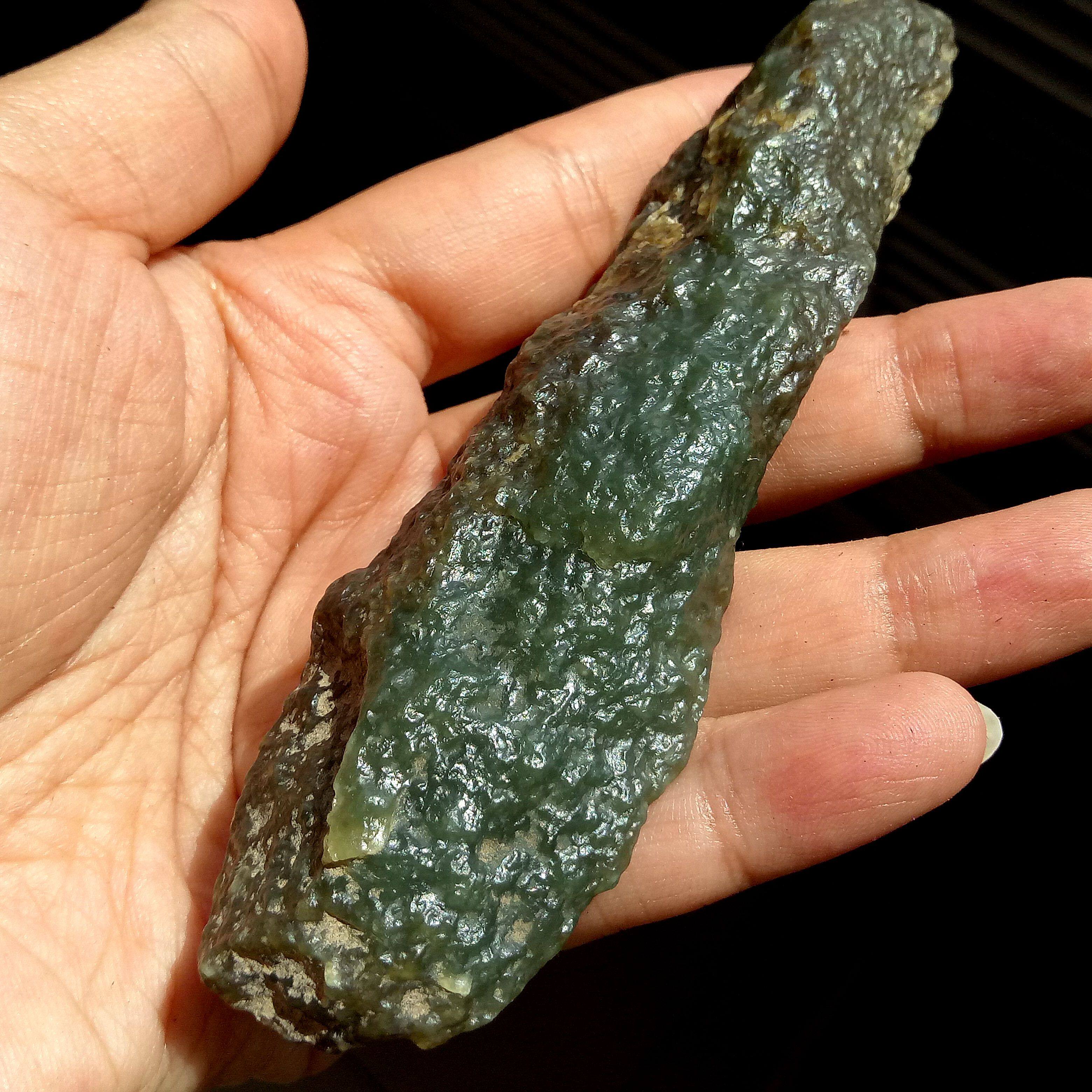 68g新疆和田若羌戈壁料原石长条把件青玉桔子皮风化纹把件