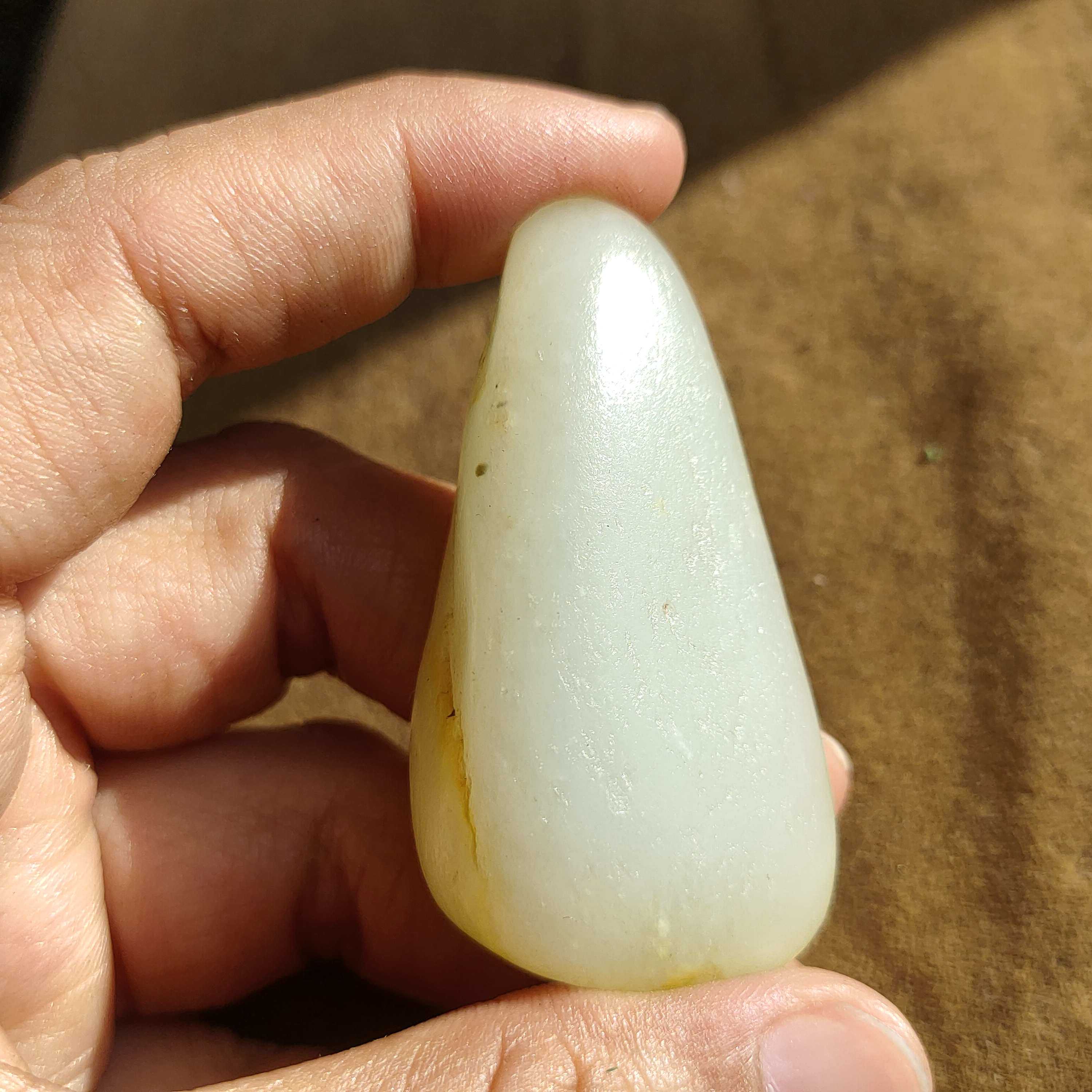 天然无修白玉籽料原石吊坠挂件新疆和田玉真皮白玉独籽暖白肉细