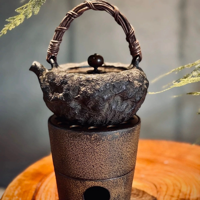 龙文堂藤把石头肌铁壶600ml煮水壶煮茶壶烧水壶藤编提梁壶