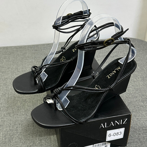 2026新款细带坡跟凉鞋女