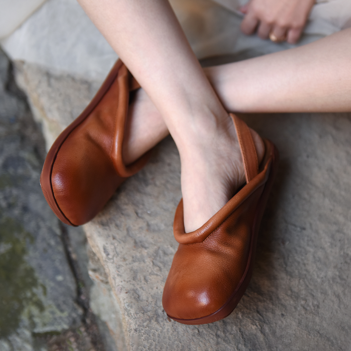 Artmu阿木原创复古平底包头凉鞋女2026年新款软底后空真皮女鞋