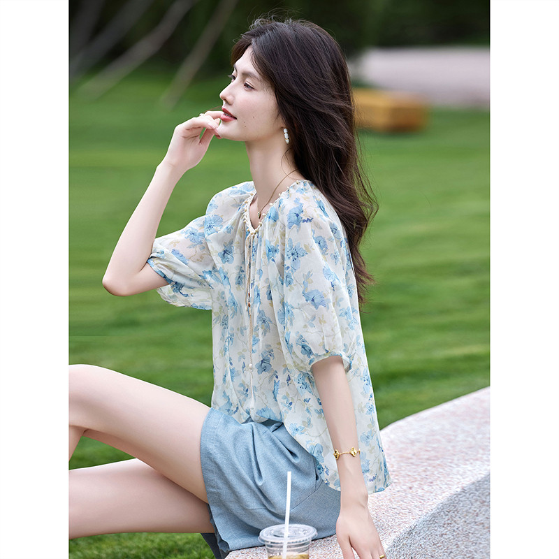 时尚气质套装2025年夏季新款女温柔淑女休闲碎花衬衫短裤两件套
