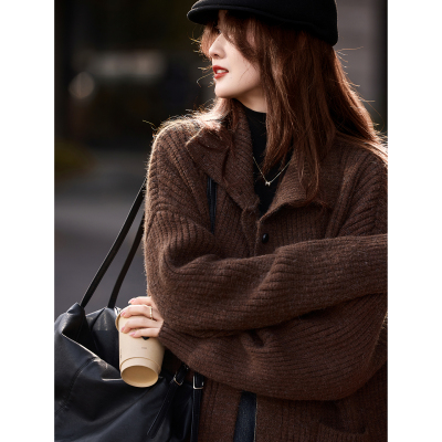 苏醒的乐园翻领中长款毛衣