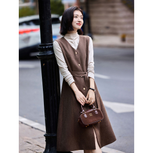 V领收腰显瘦两套装 新款 冬季 简约淑女温柔梭织背心裙2025新款